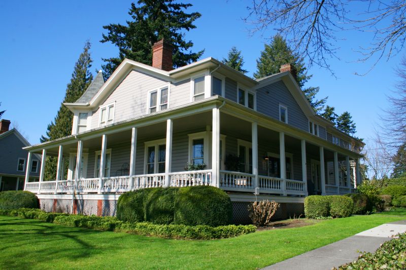 Local House Skirting Installation pros at work